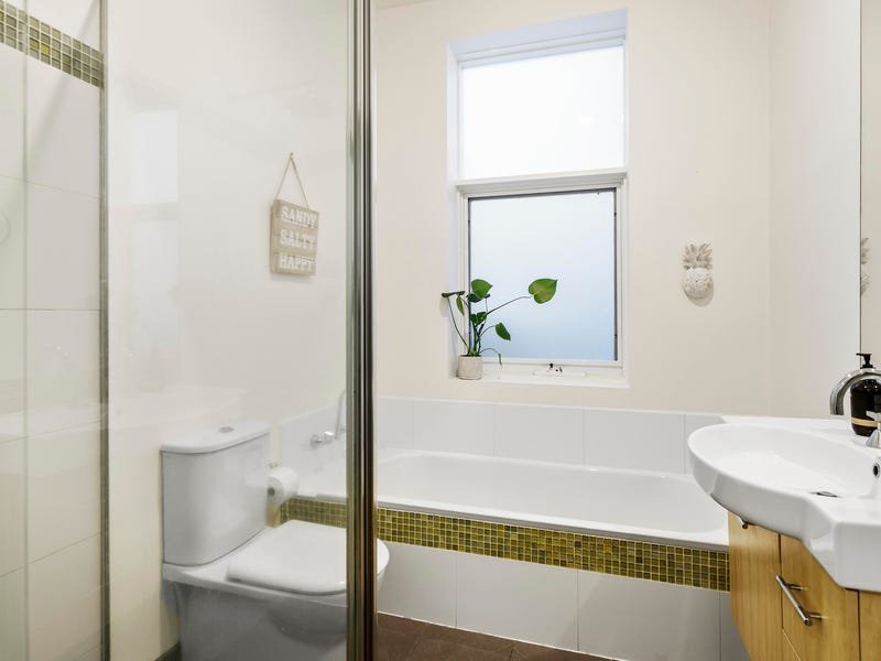 Property Gallery Thumbnail 8