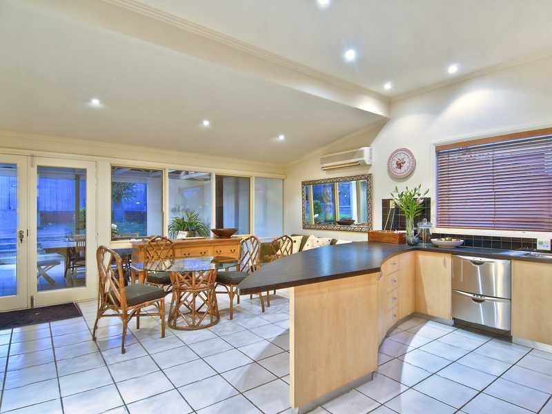 25 Seaview Parade, Belmont image 2