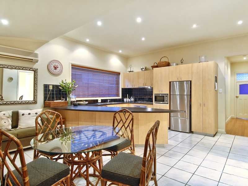 25 Seaview Parade, Belmont image 3