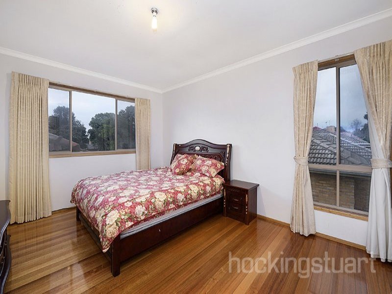 25 Shafer Road, Blackburn North image 5