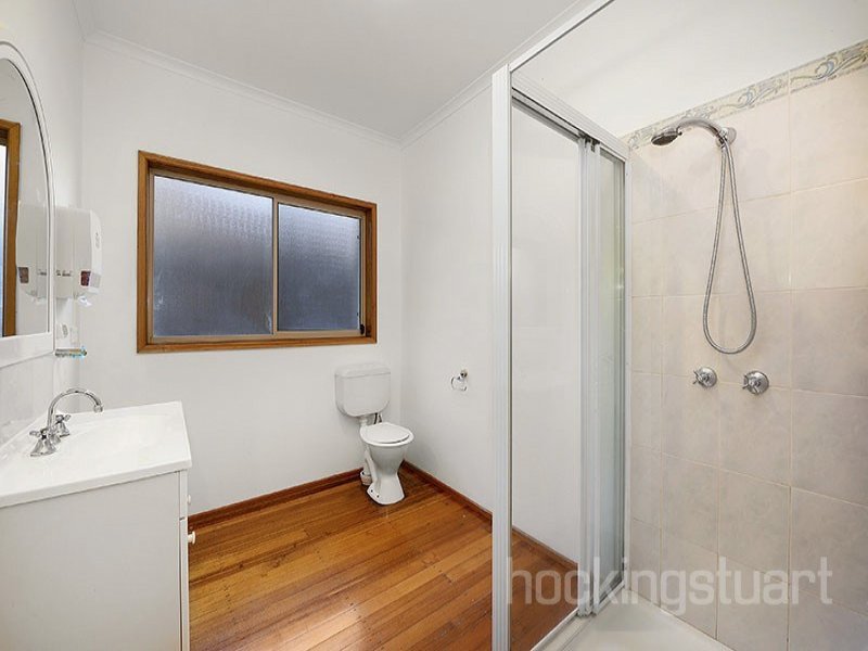25 Shafer Road, Blackburn North image 6