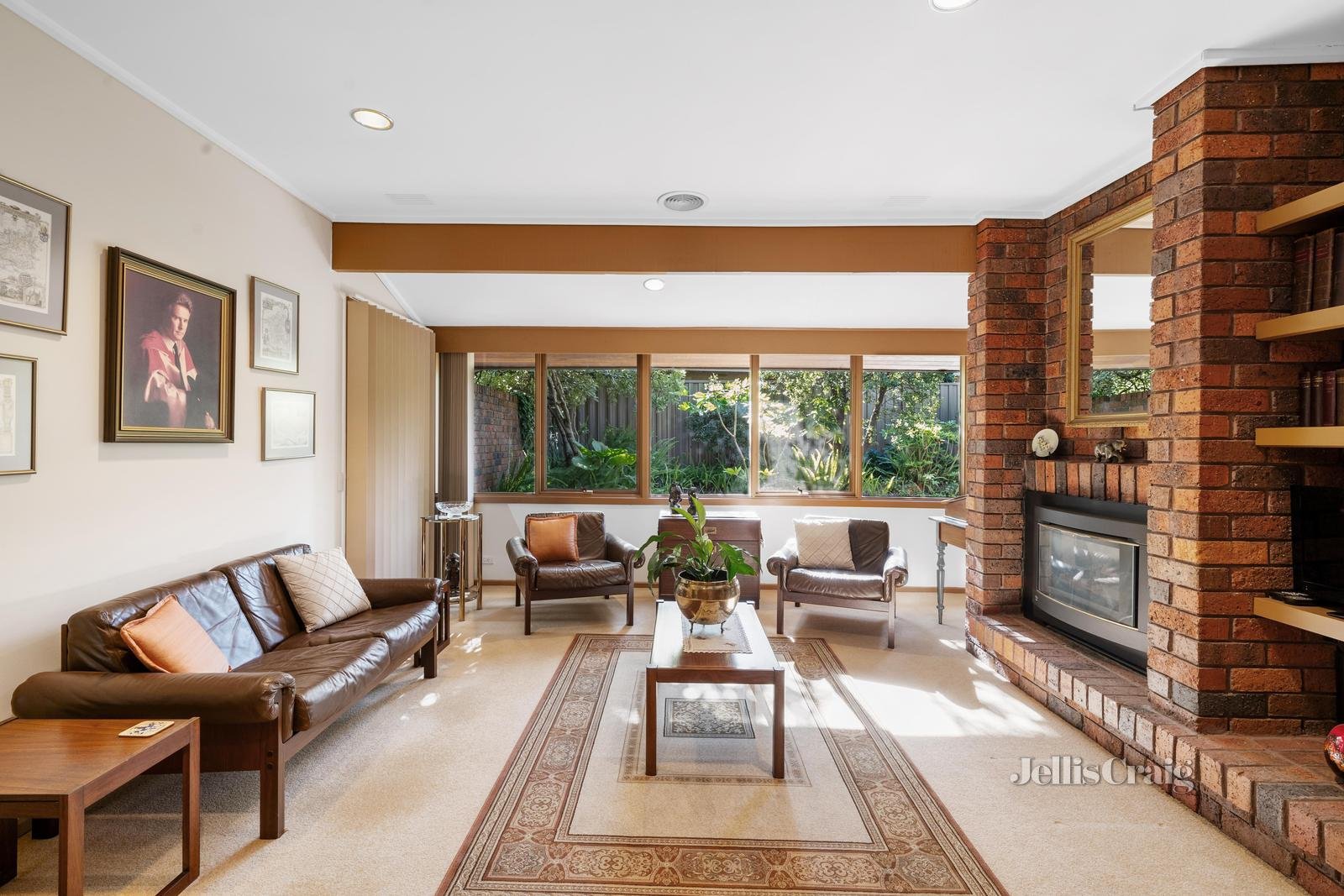 25 Sheringham Drive, Wheelers Hill image 2