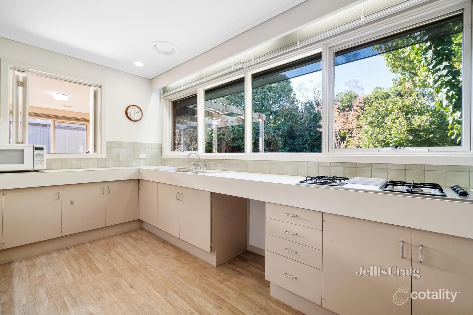 25 Sheringham Drive, Wheelers Hill image 1