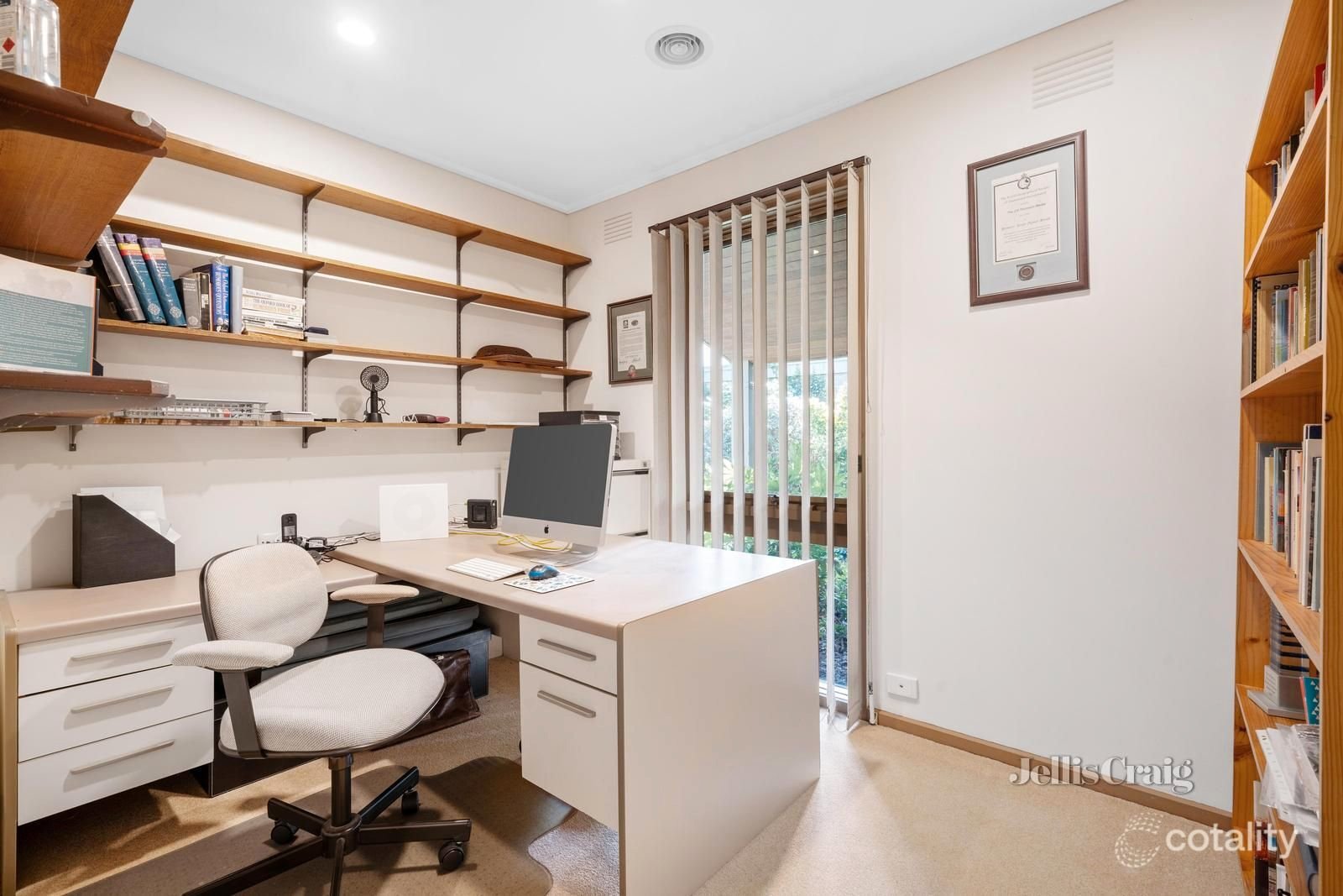 25 Sheringham Drive, Wheelers Hill image 7