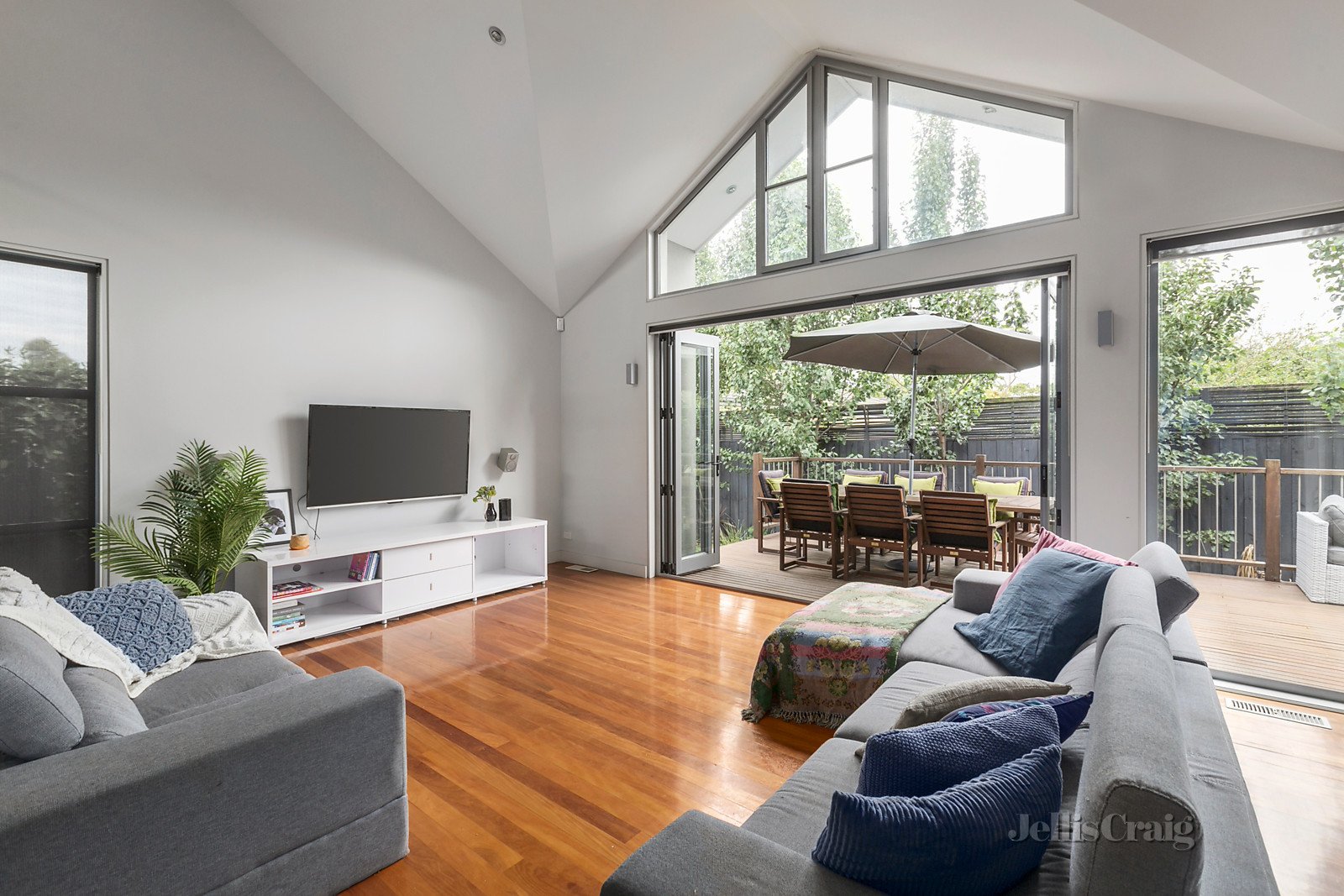 2/5 Small Road, Bentleigh image 5