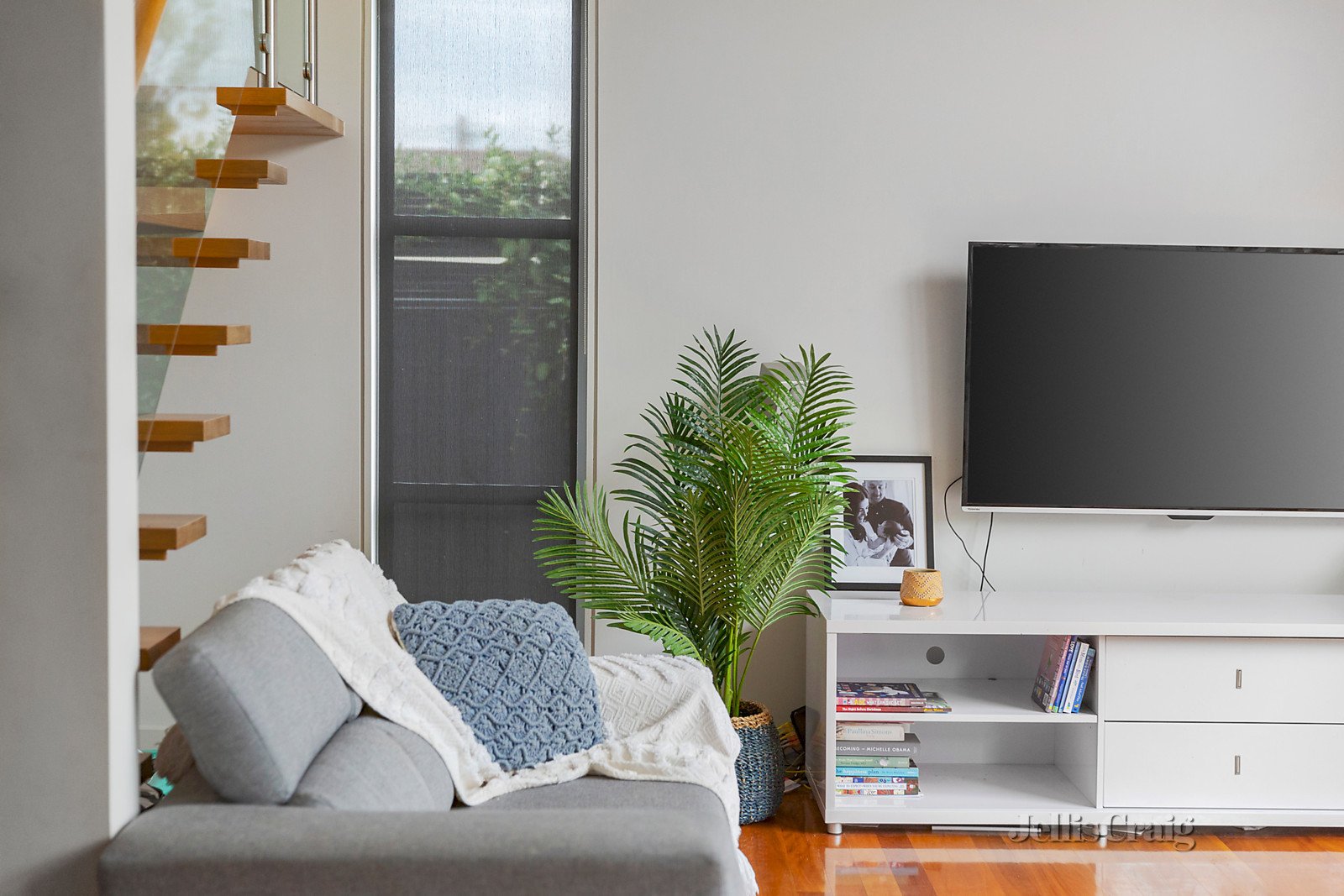 2/5 Small Road, Bentleigh image 6