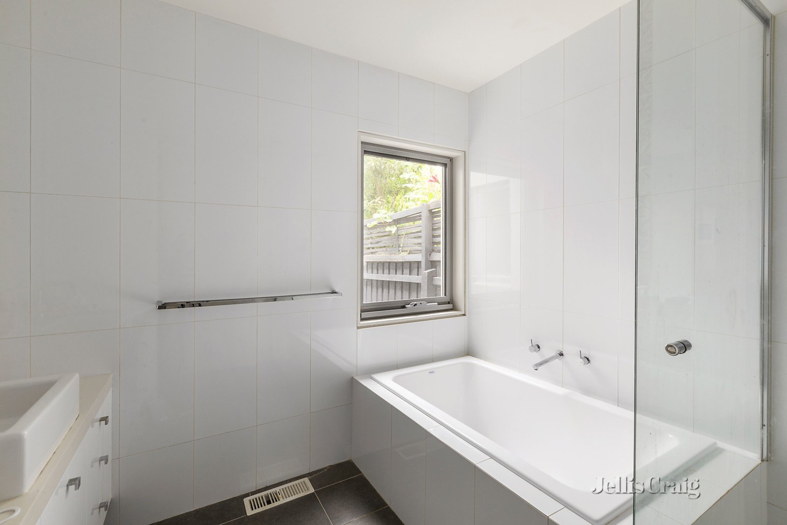 2/5 Small Road, Bentleigh image 10