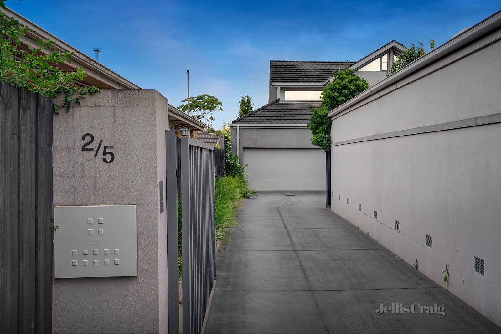 2/5 Small Road, Bentleigh image 12