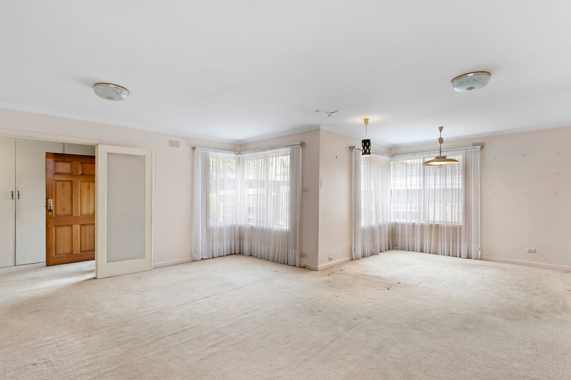 Property Gallery Thumbnail 6