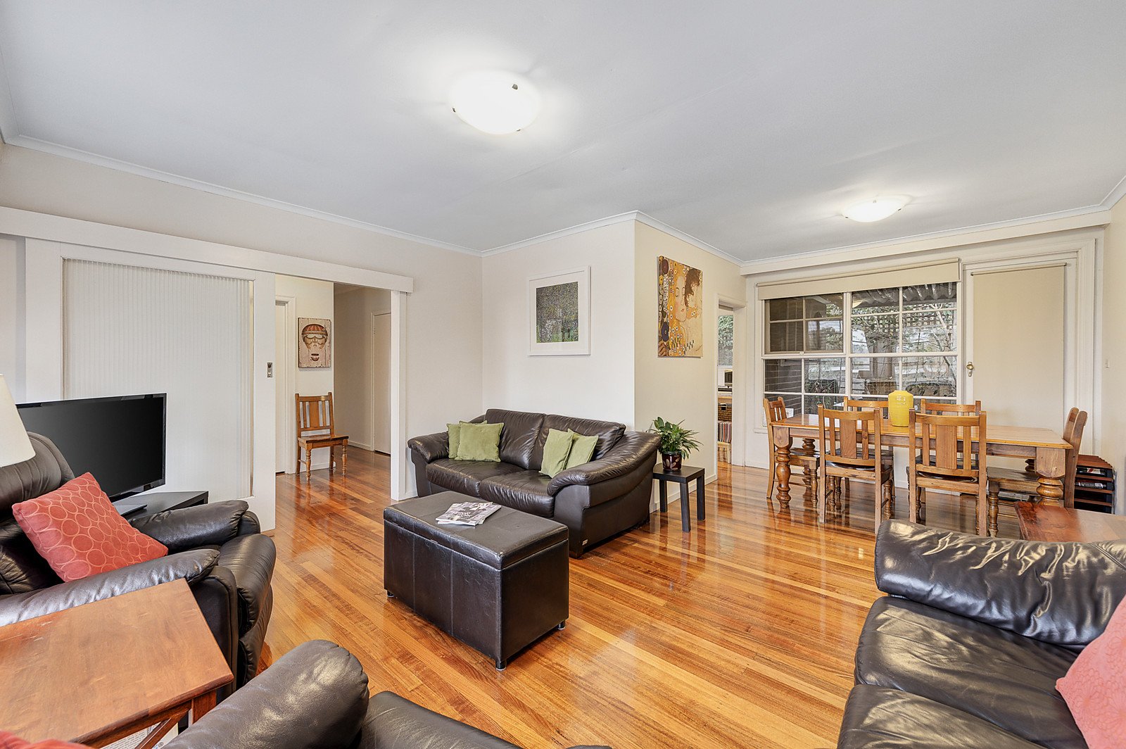 2/5 Stornoway Road, Camberwell image 2