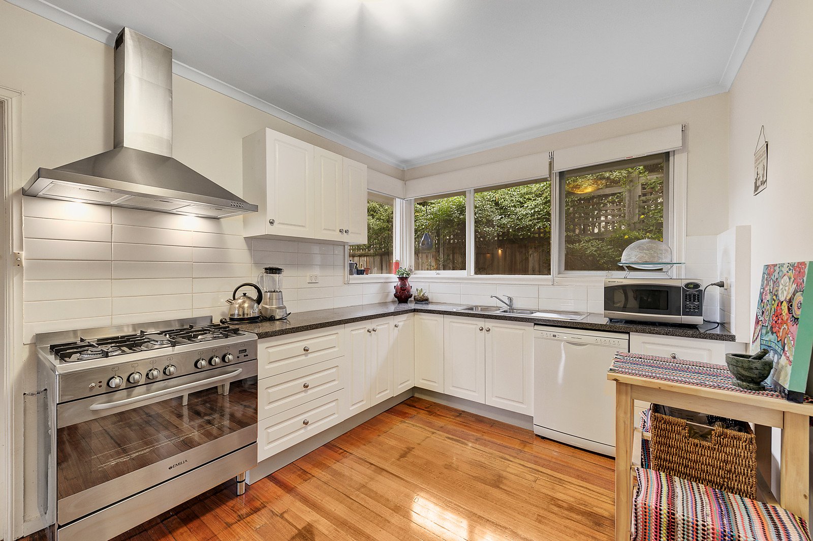 2/5 Stornoway Road, Camberwell image 3