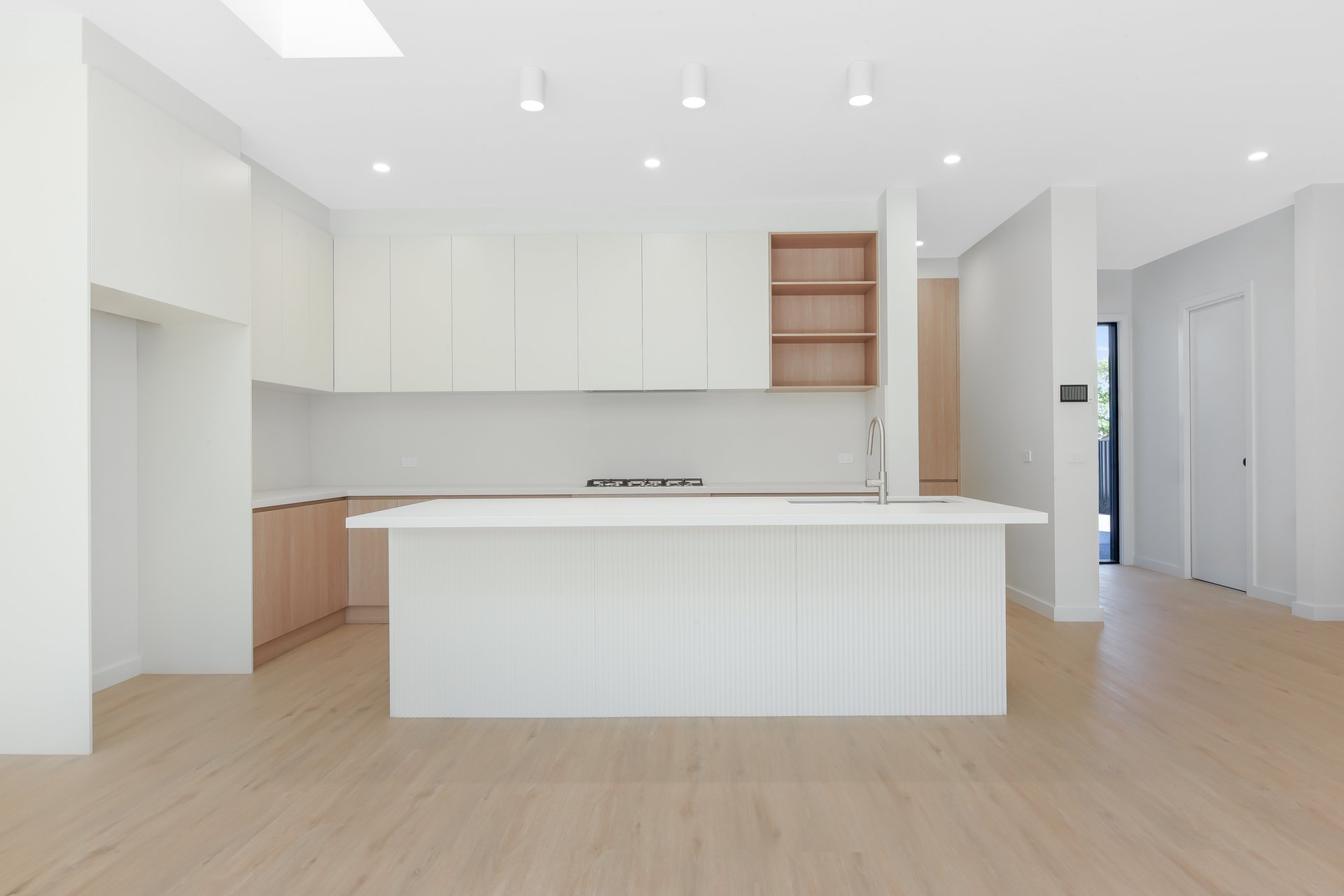 2/5 Stratford Court, Mulgrave image 2