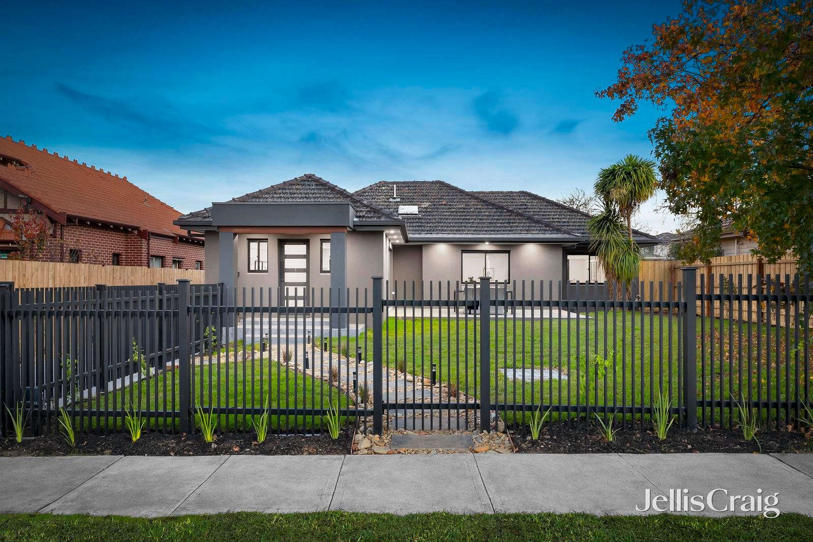 25 Strathallan Road, Macleod image 1