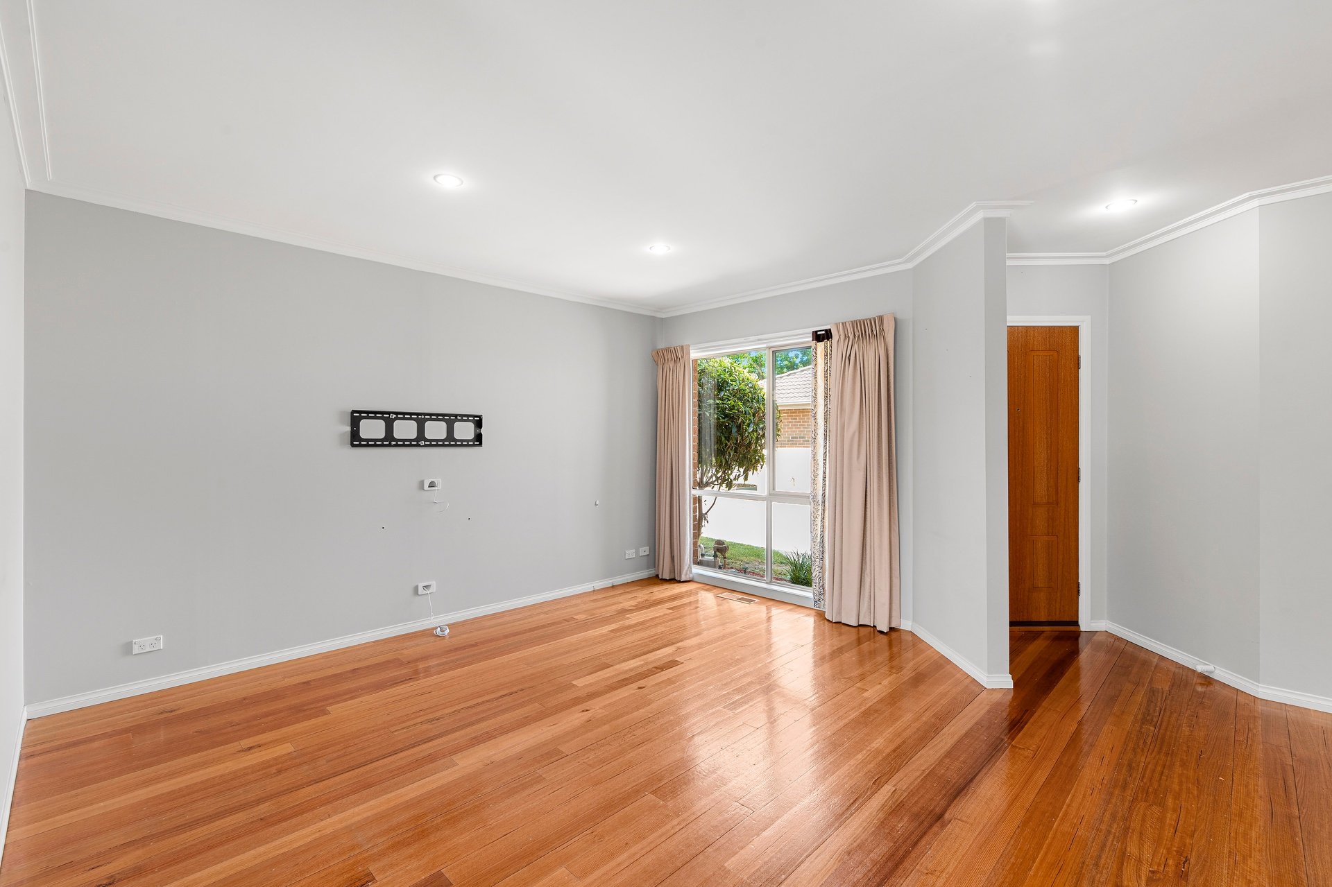 2/5 Sunray Court, Donvale image 2