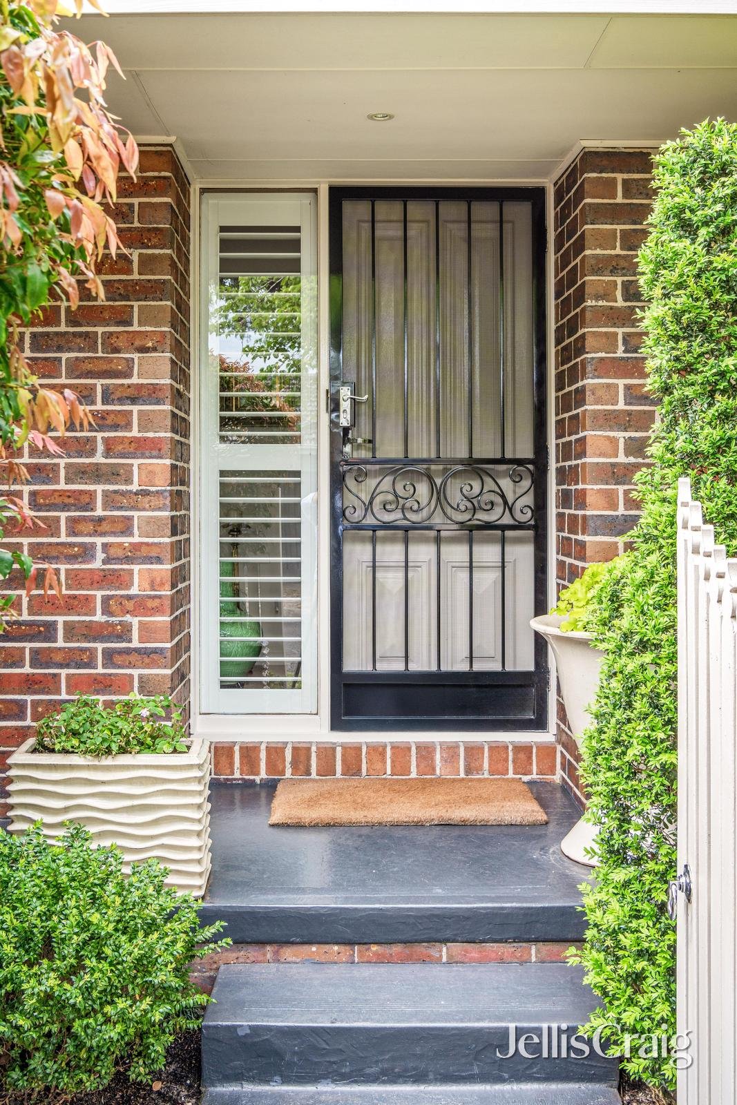 25 Sycamore Avenue, Mentone image 2