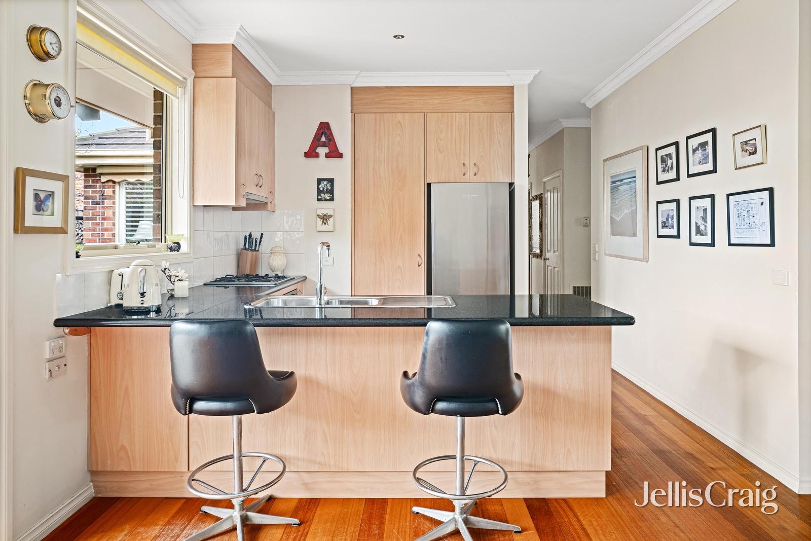 25 Sycamore Avenue, Mentone image 5