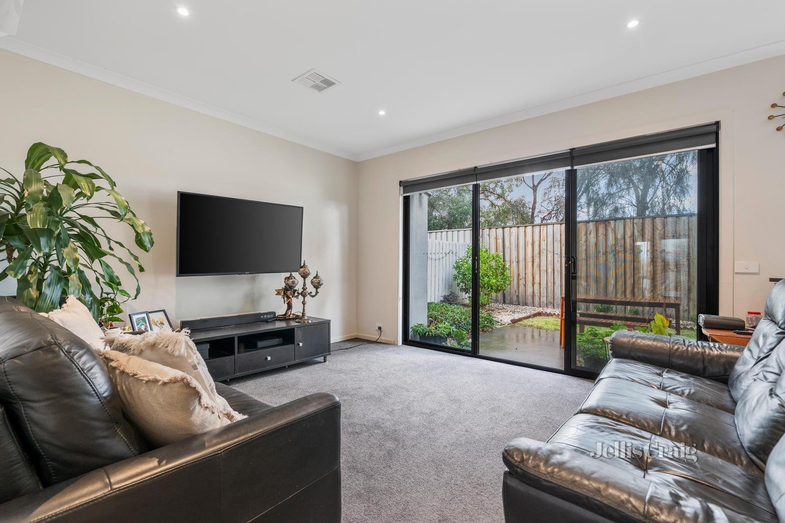 25 Talara Close, Springvale image 3