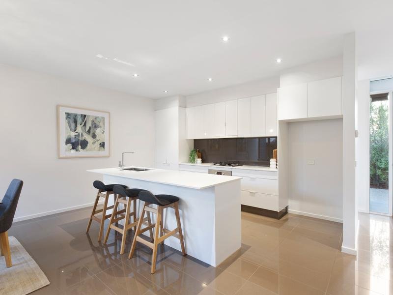 2/5 Talford Street, Doncaster East image 4