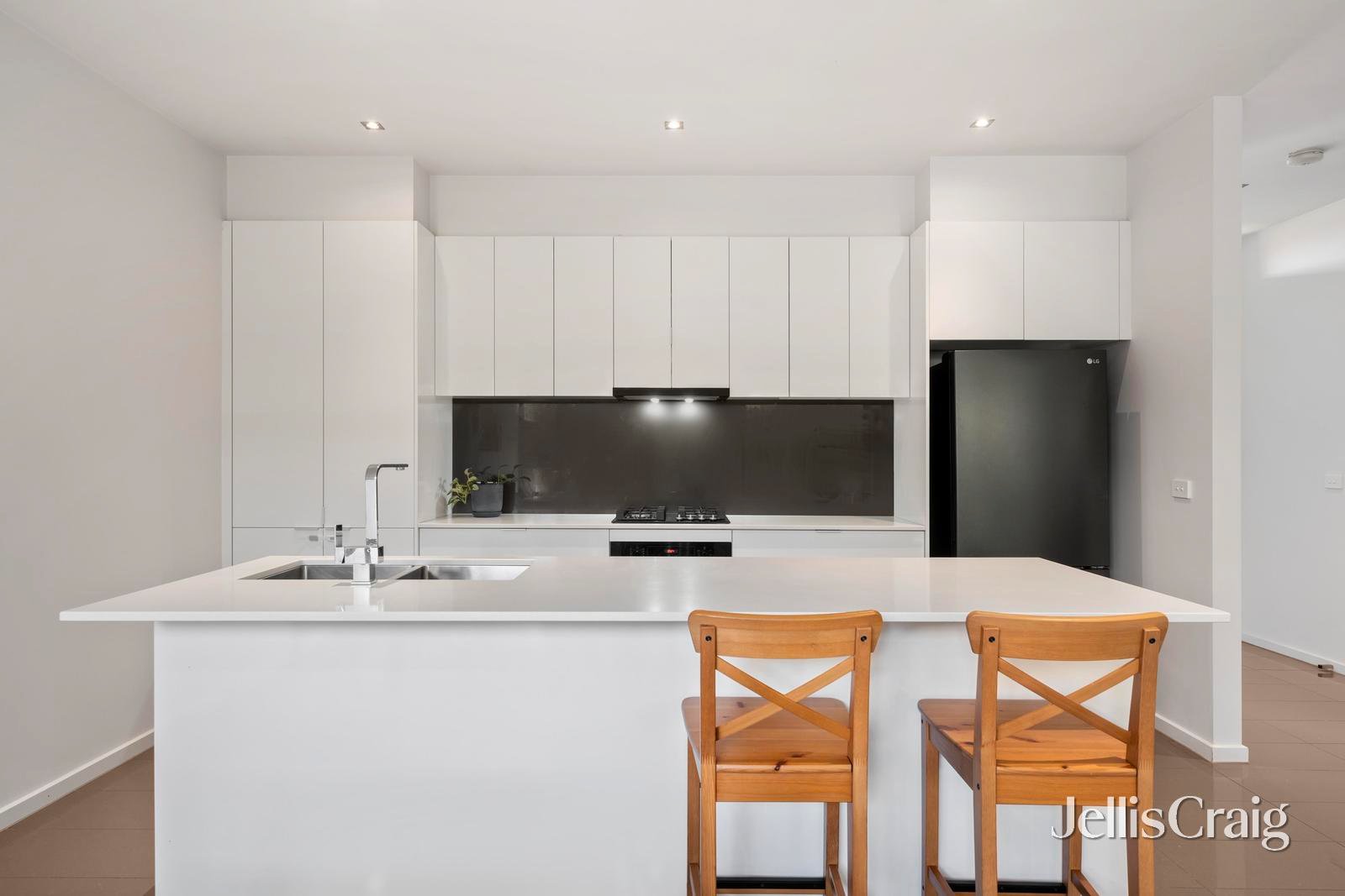 2/5 Talford Street, Doncaster&nbsp;East image 6