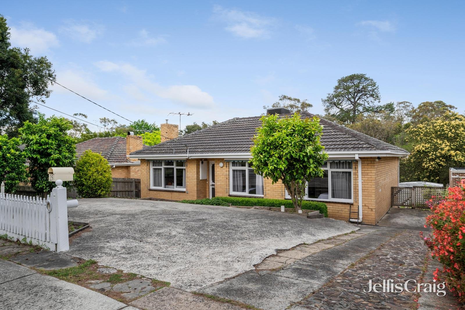 25 Tasman Avenue, Nunawading image 1