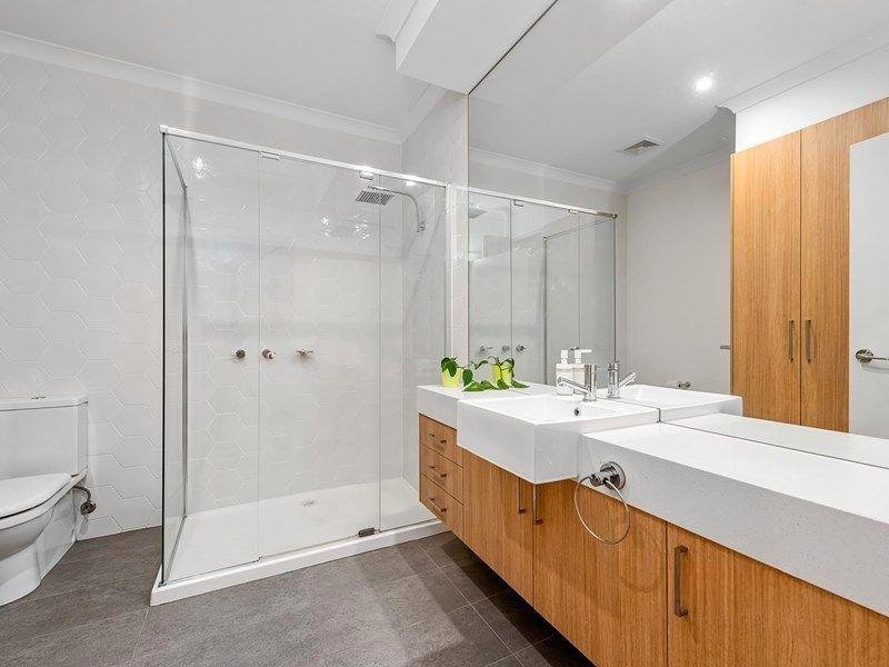 Property Gallery Thumbnail 5