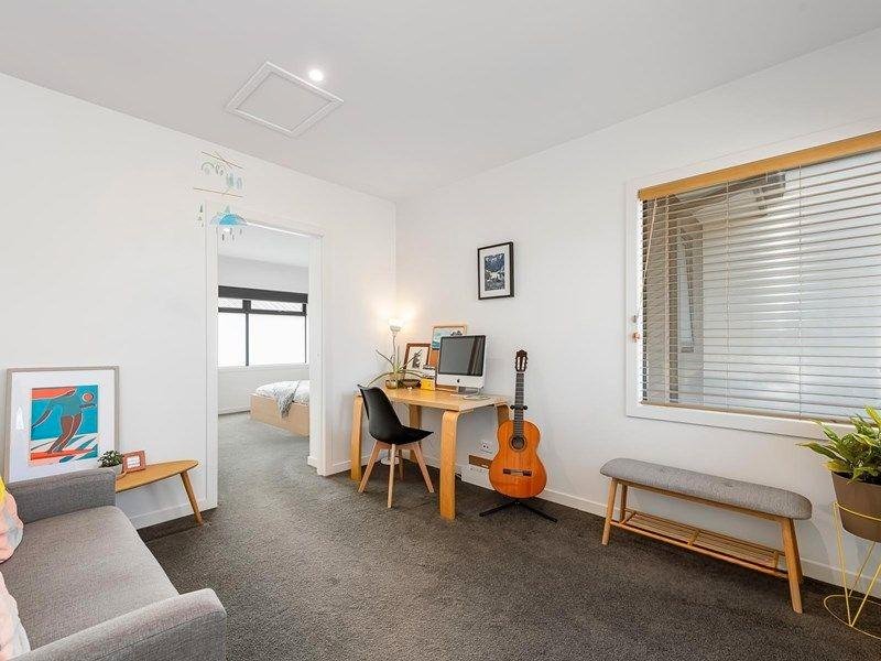 Property Gallery Thumbnail 6