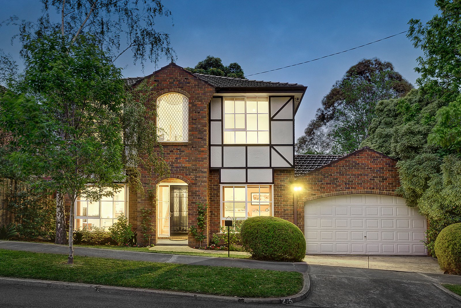 2/5 Tower Road, Balwyn North image 1