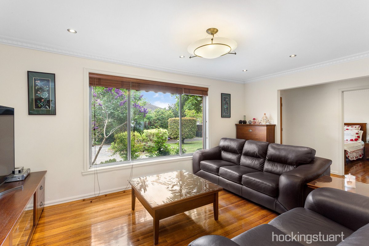 2/5 Travellyn Court, Blackburn South image 3
