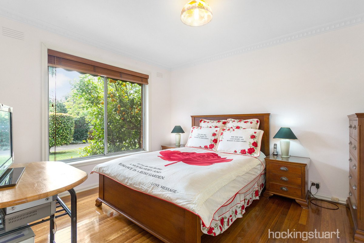 2/5 Travellyn Court, Blackburn South image 6