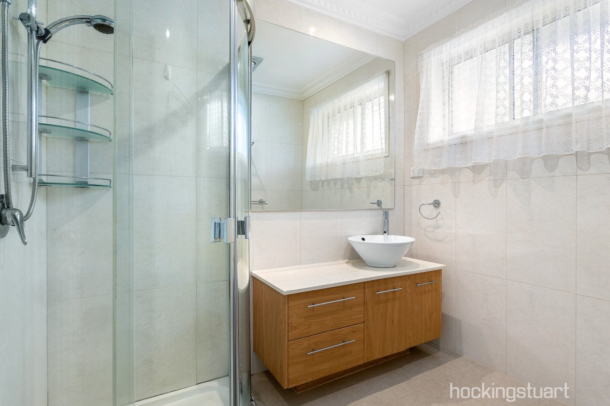 2/5 Travellyn Court, Blackburn South image 7