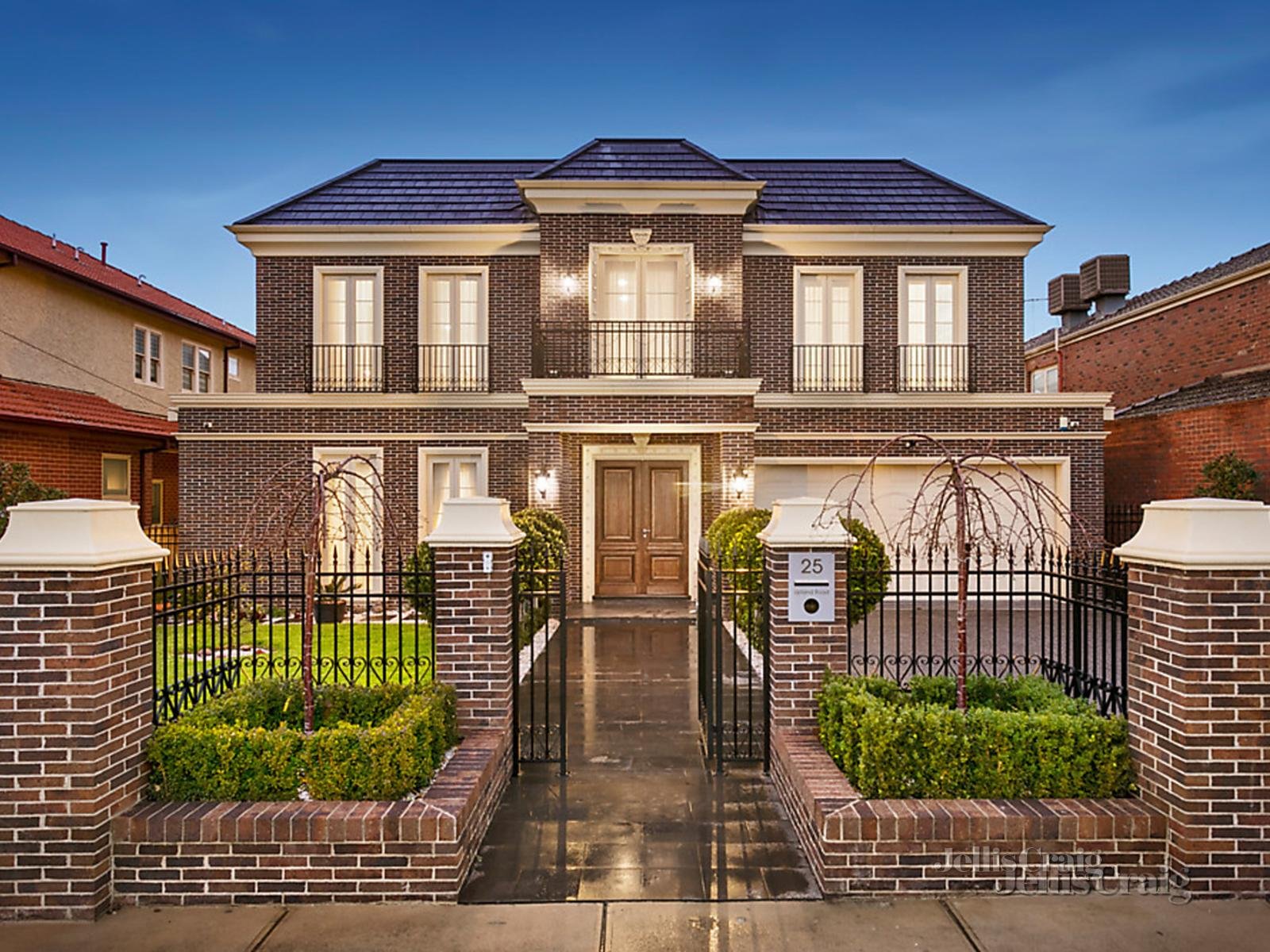 25 Upland Road, Strathmore
- Print Image 1