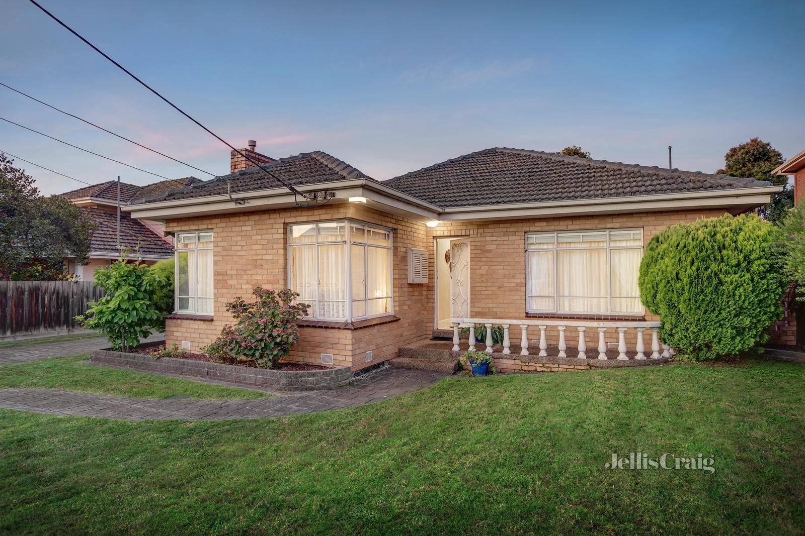 25 Virginia Street, Mount Waverley image 2