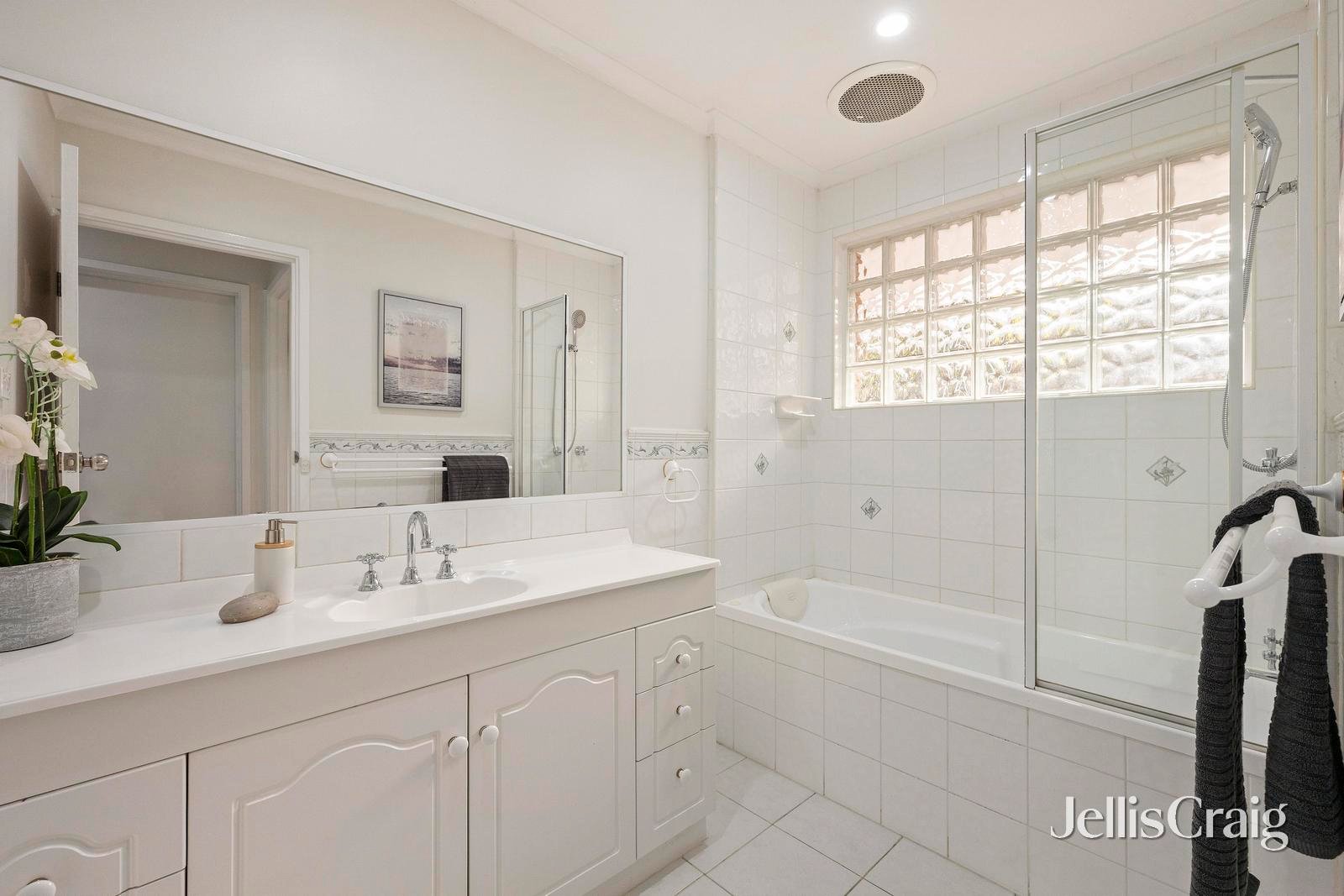 25 Walhalla Drive, Ringwood&nbsp;East image 8