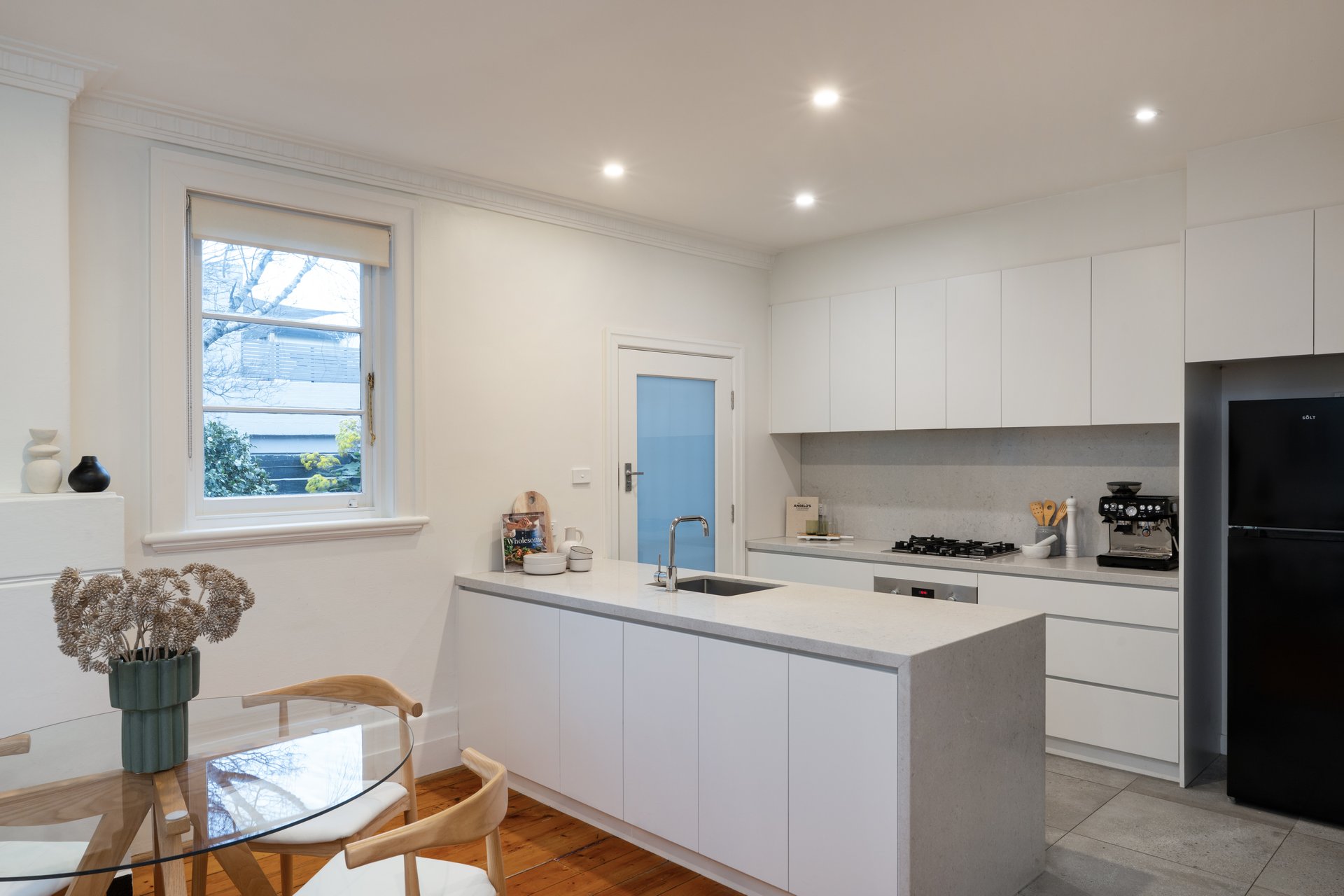 2/5 Webb Street, Brighton image 4