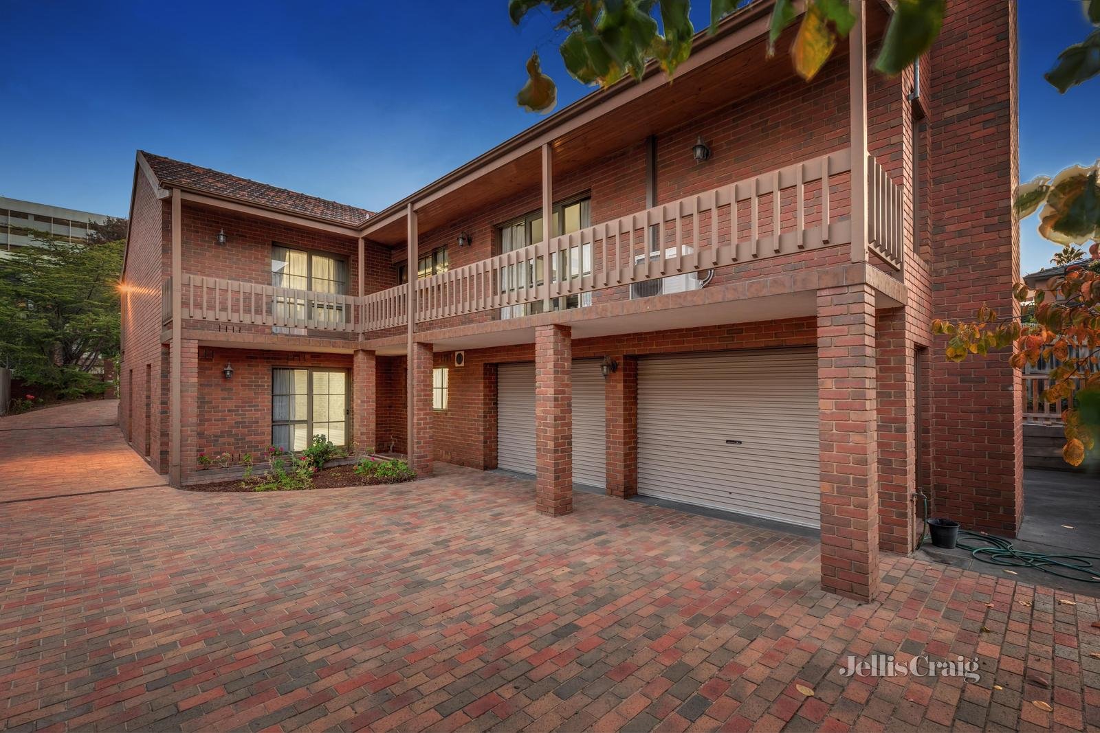 25 Westfield Drive, Doncaster image 17