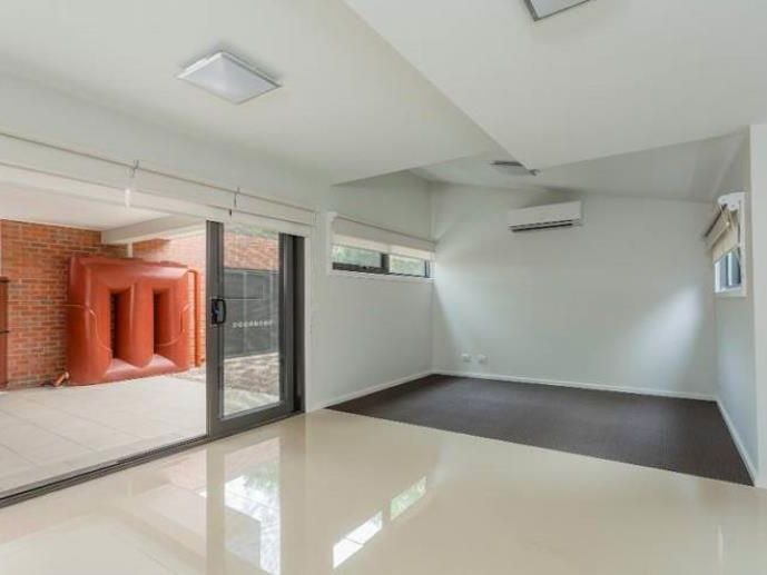 2/5 Wheeler Place, Geelong image 4