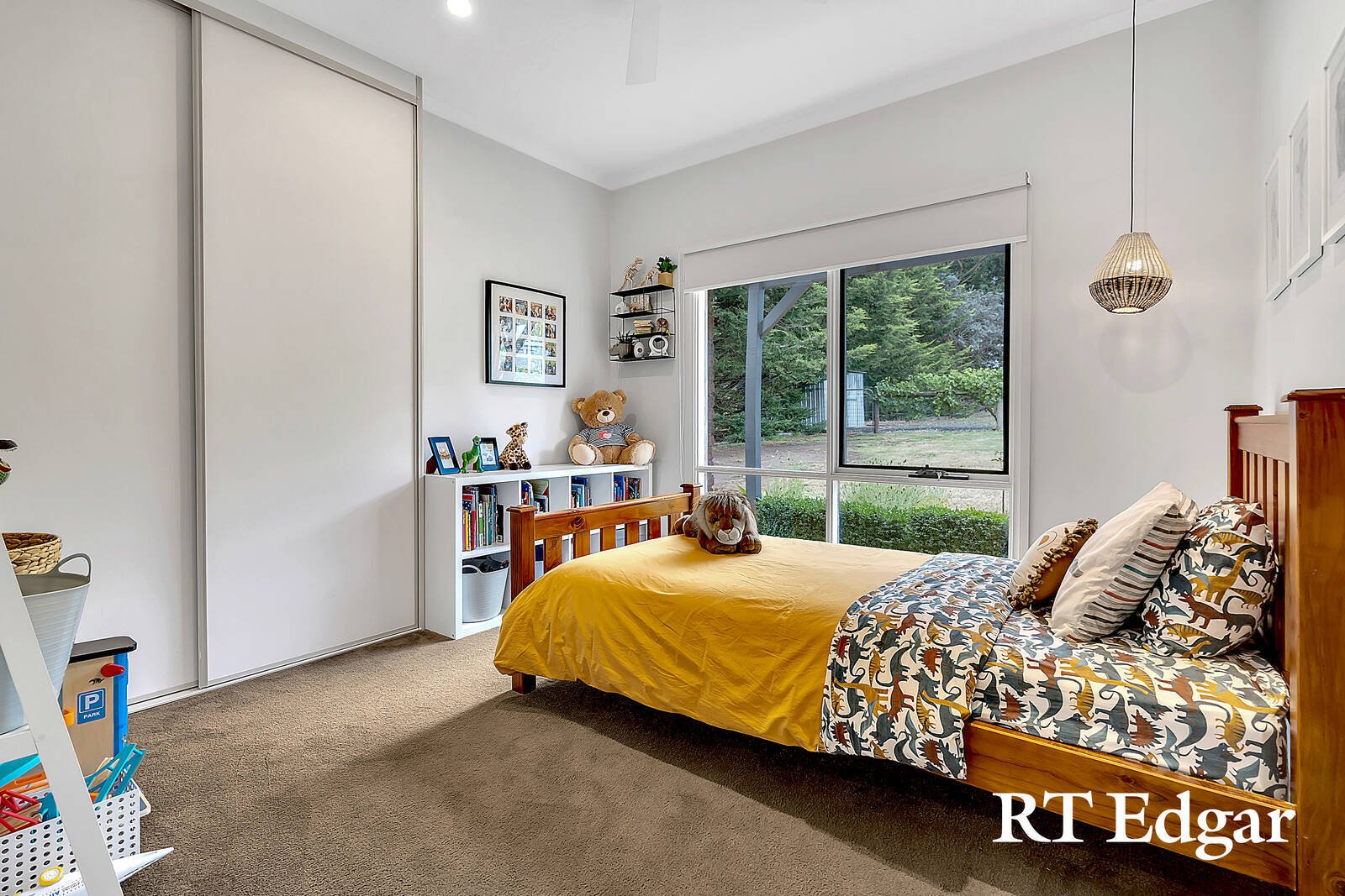 Property Gallery Thumbnail 17