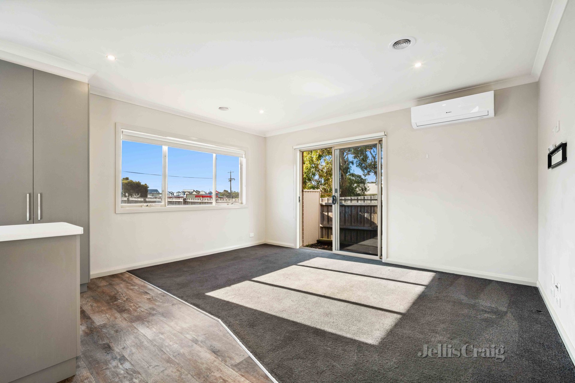 2/5 Whitehorse Road, Mount Clear image 5