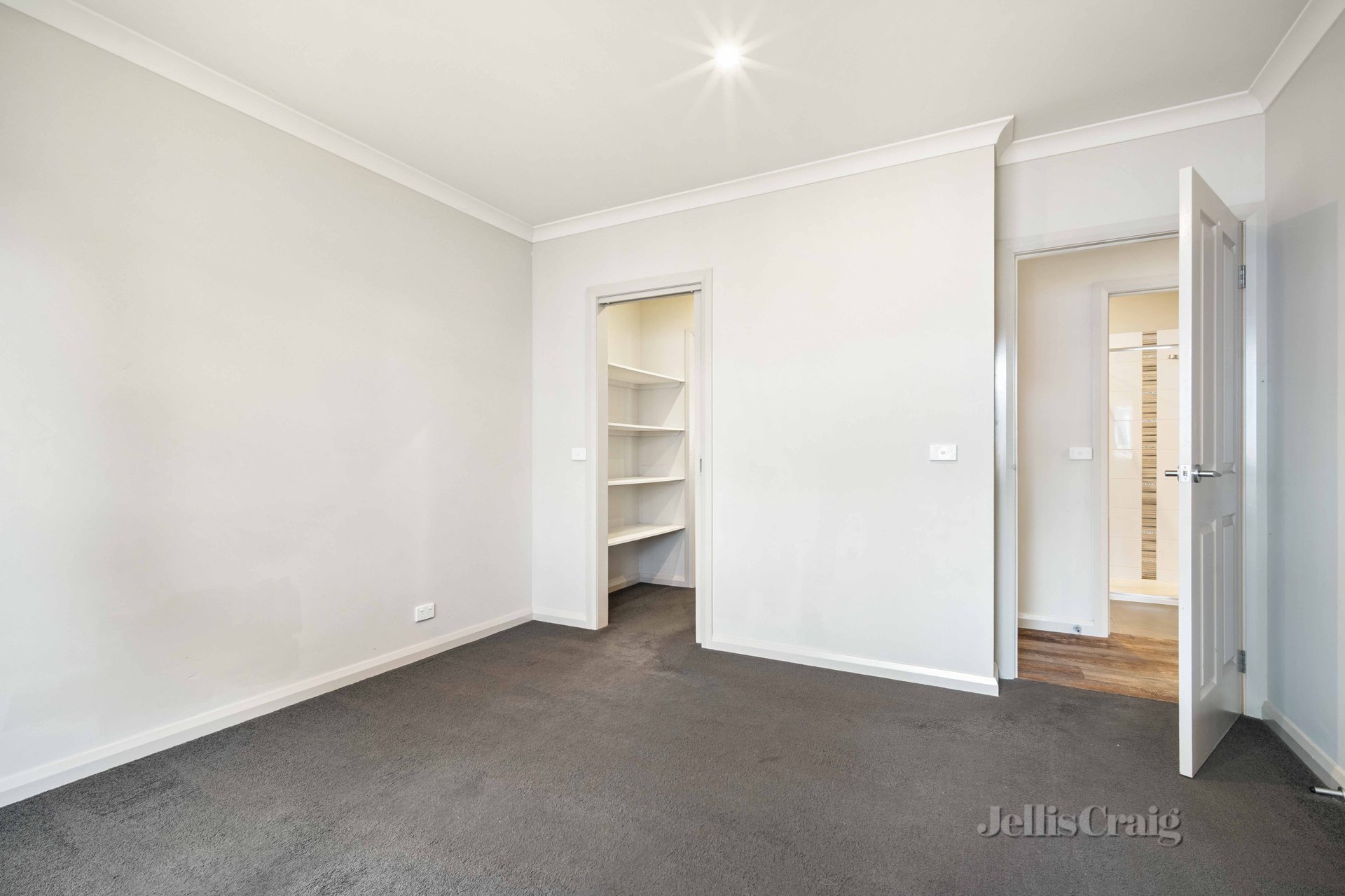 2/5 Whitehorse Road, Mount Clear image 6