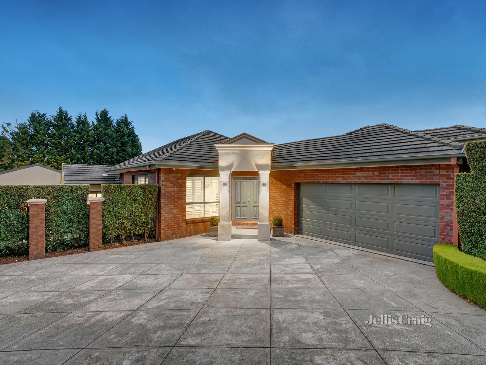 25 Woodhall Wynd, Donvale image 2