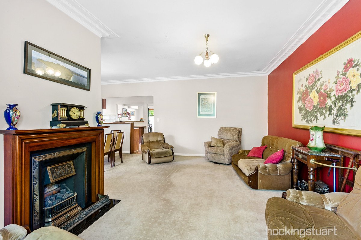 25 Woodhouse Grove, Box Hill North image 2
