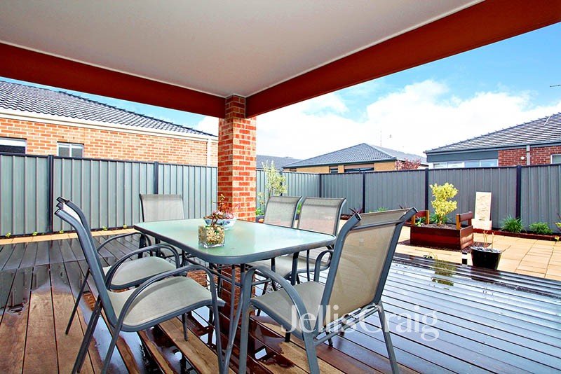 25 Wylie Way, Point Cook image 8