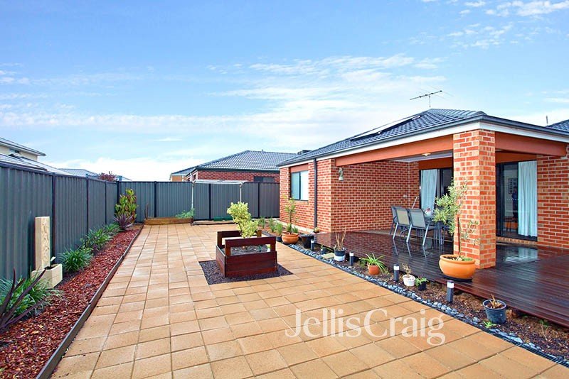 25 Wylie Way, Point Cook image 9