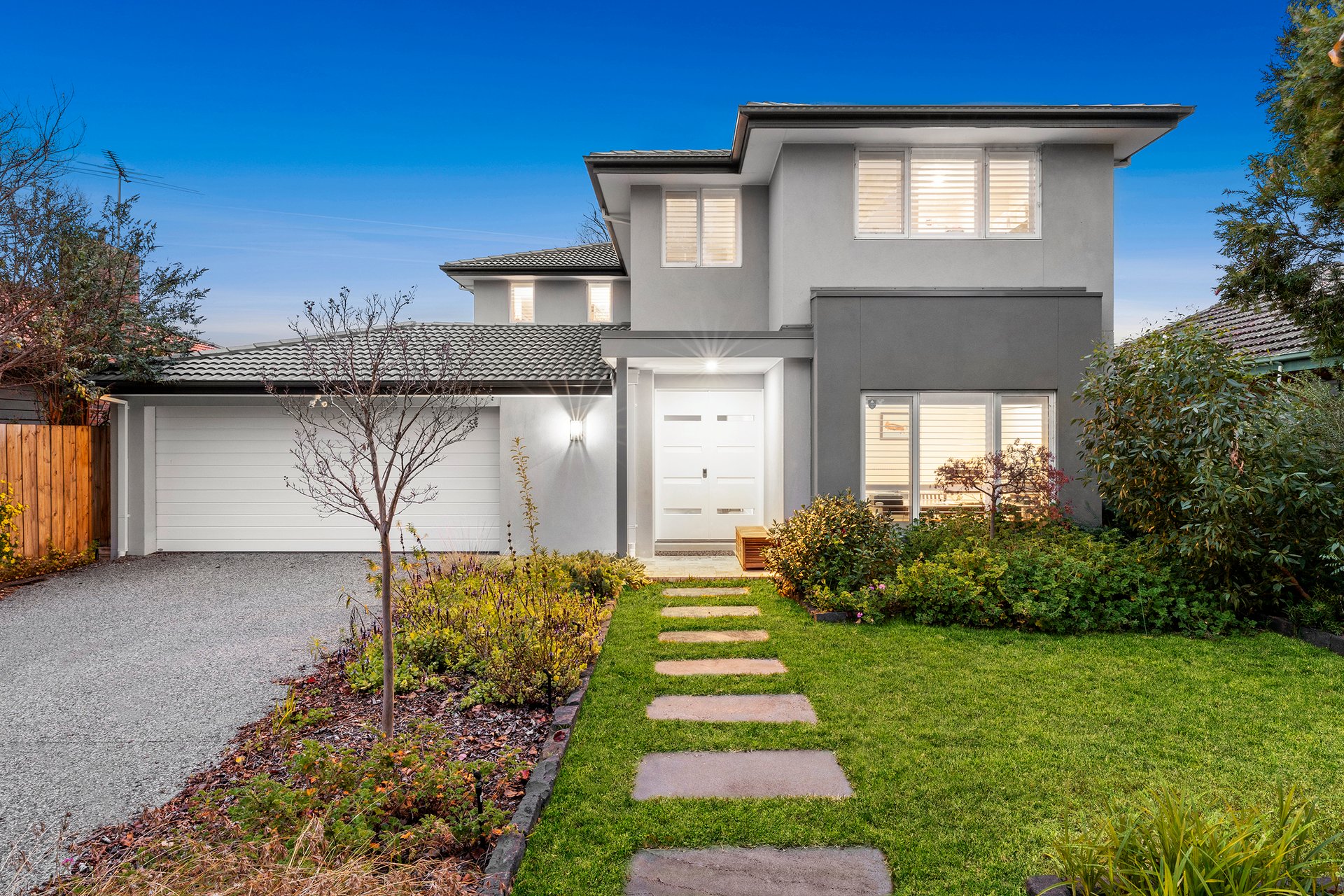 25 Young Street,
                        
                    
                    
                        
                            OAKLEIGH