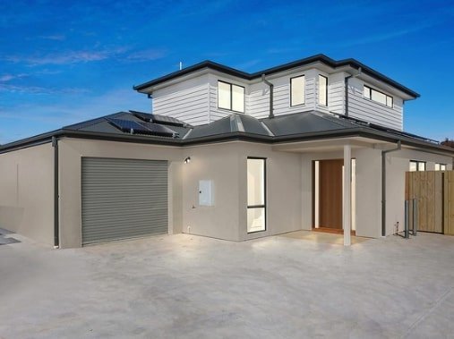 2/50 Boundary Road, East Geelong image 1