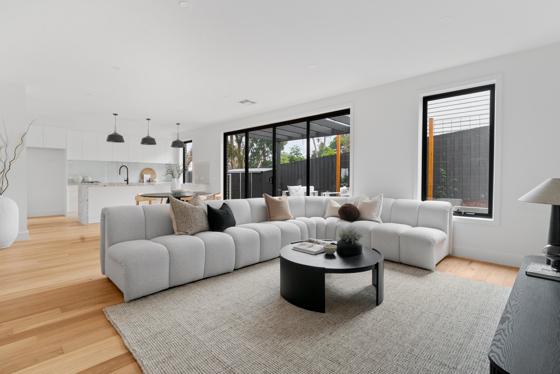 2/50 Kelvin Avenue, Montmorency image 1