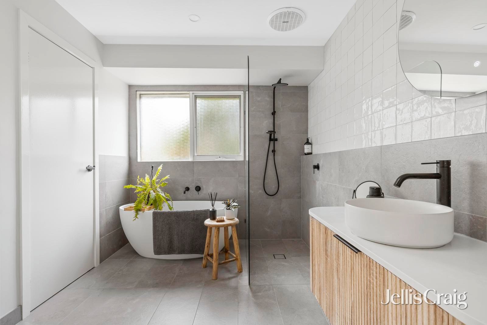 2/50 Luck Street, Eltham image 9