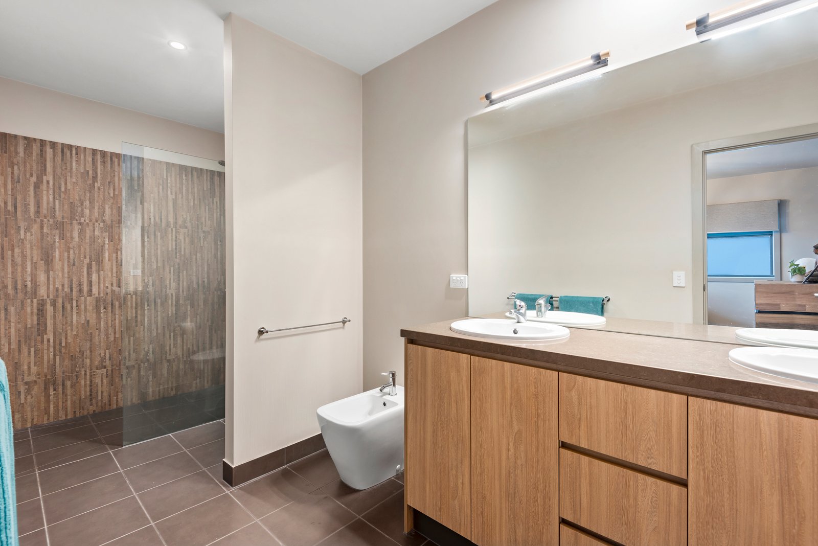 Property Gallery Thumbnail 8