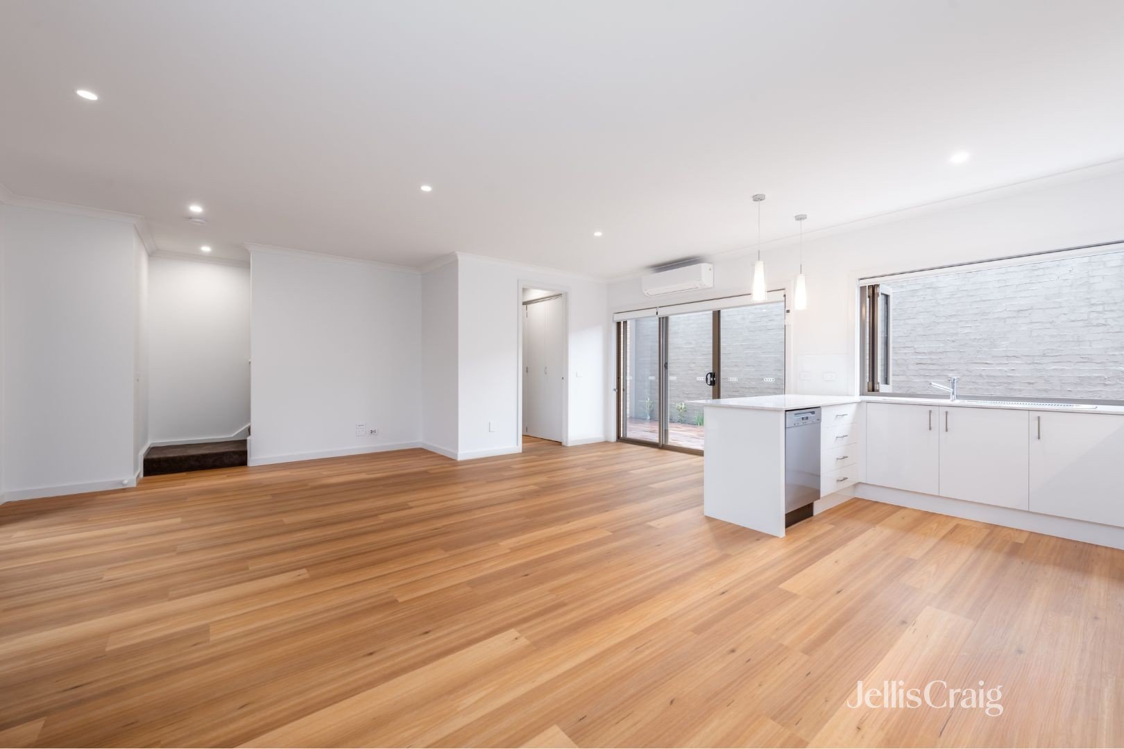 2/50 Pardy Street, Pascoe Vale image 1