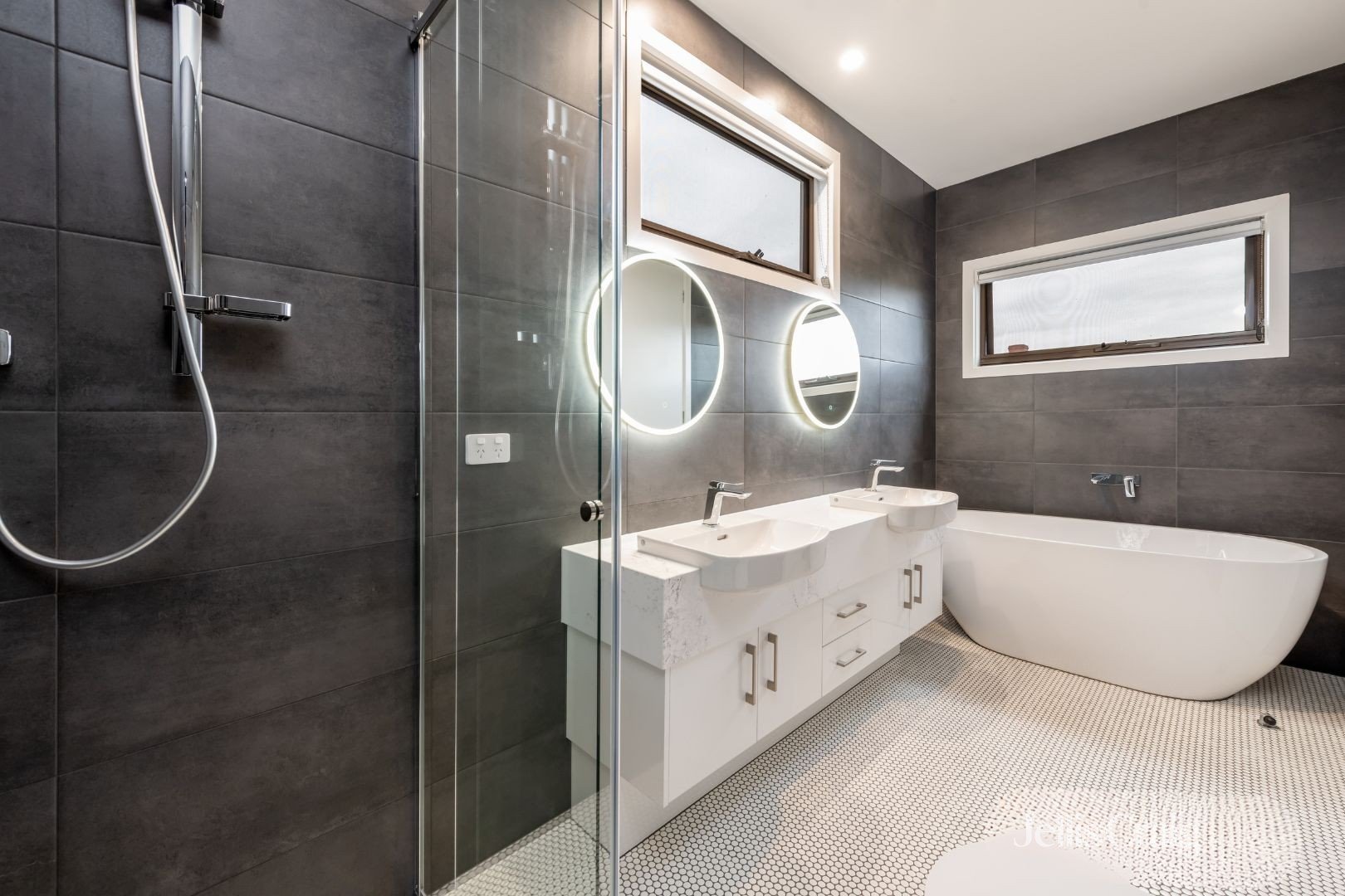 2/50 Pardy Street, Pascoe Vale image 4